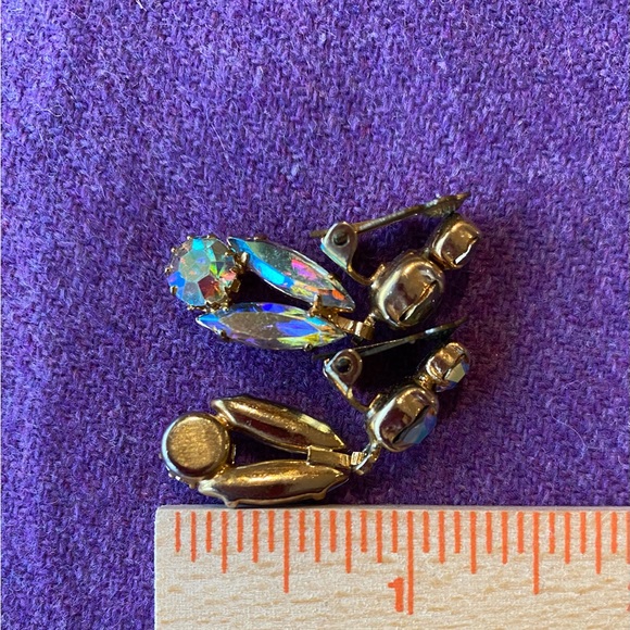 Sparkly clip-on earrings - Picture 2 of 2